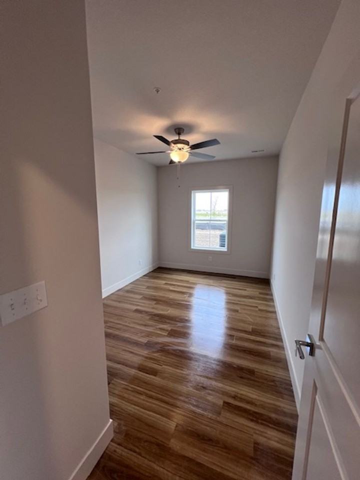913 Green Mill Rd #5 - Photo 3 of 6