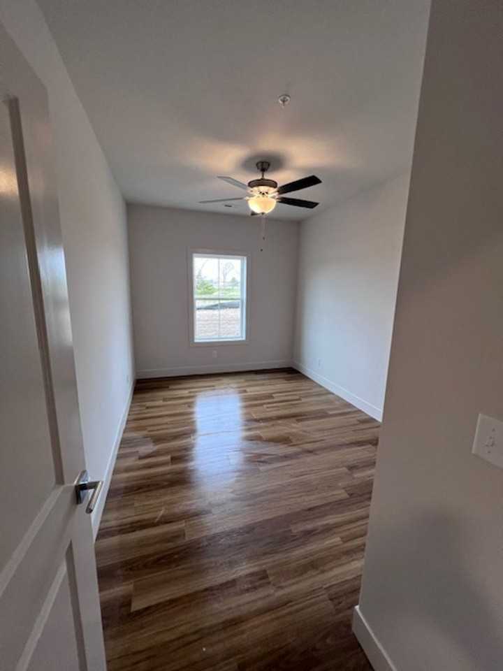 913 Green Mill Rd #5 - Photo 5 of 6