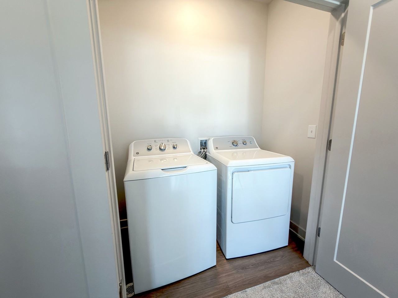 Whitman Villas - Photo 5 of 50