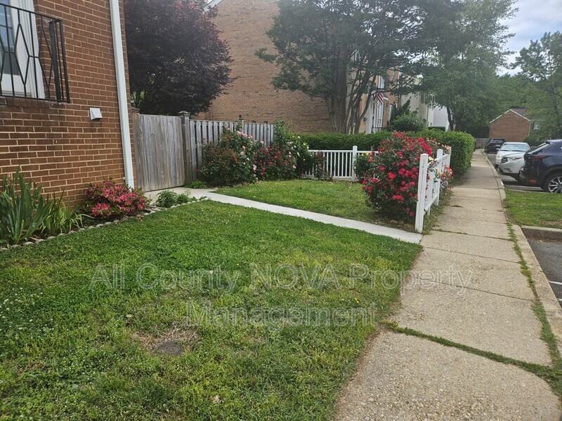 3353 Ardley Ct - Photo 2 of 50