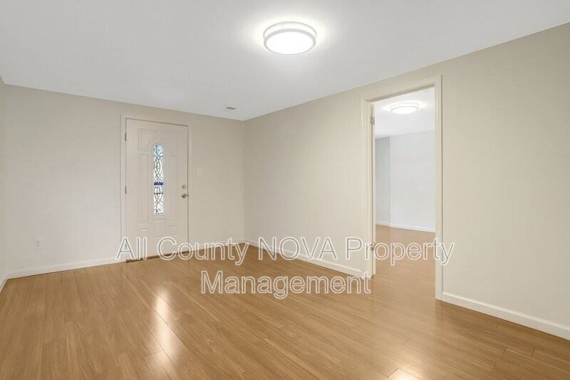 3353 Ardley Ct - Photo 5 of 50