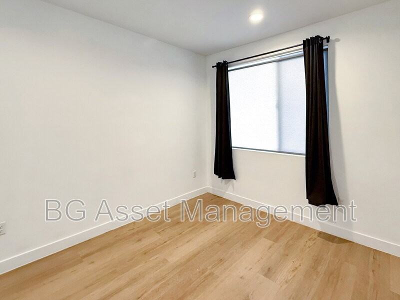 3909 Wattling St - Photo 3 of 41