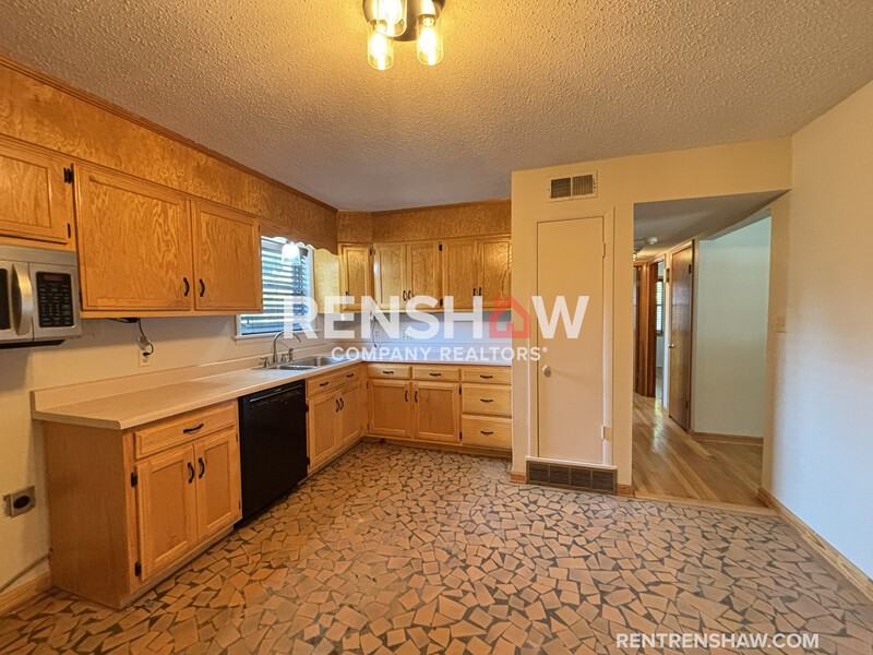 2967 Camden St - Photo 6 of 27