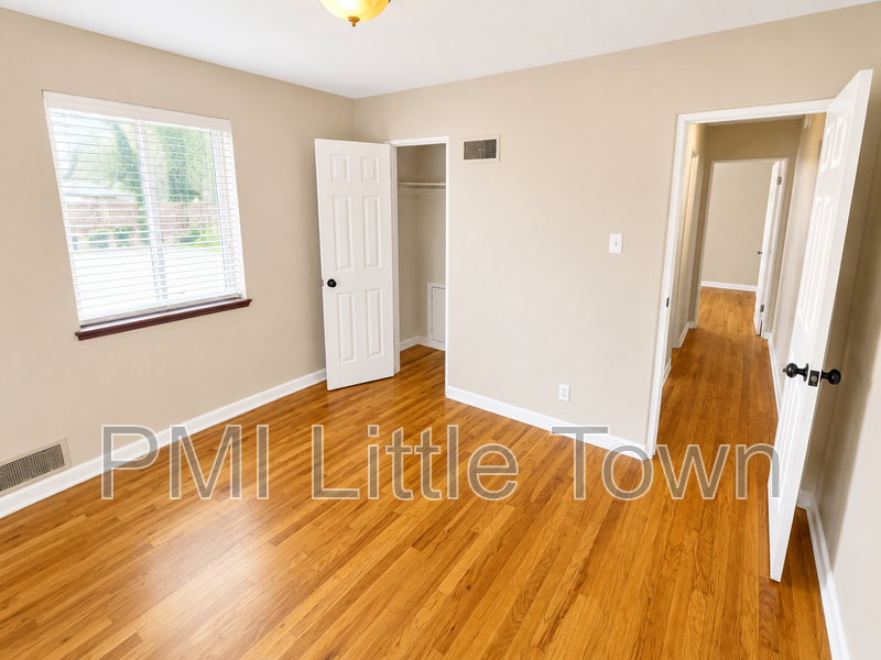 3622 Hudson St - Photo 5 of 13