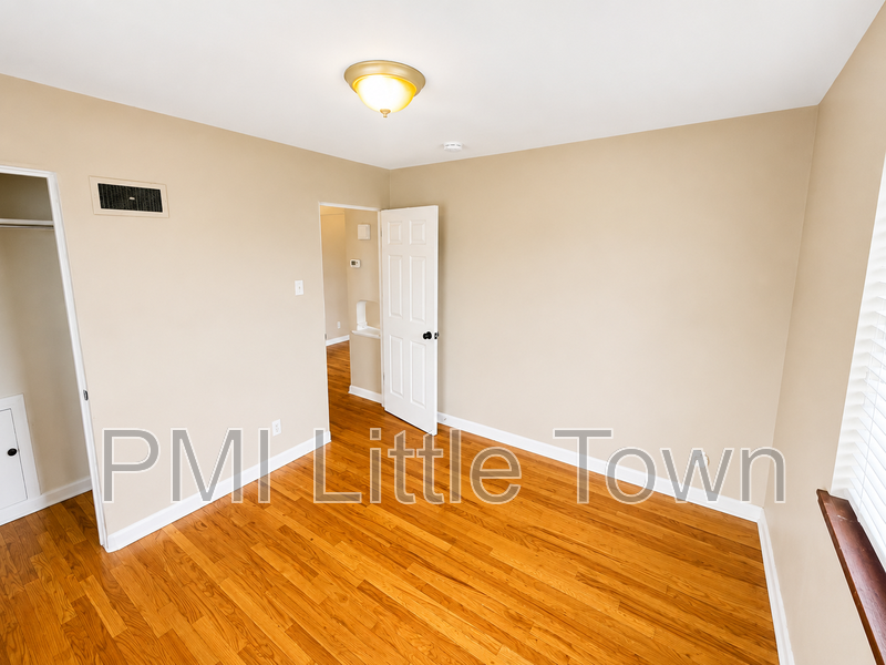 3622 Hudson St - Photo 6 of 13
