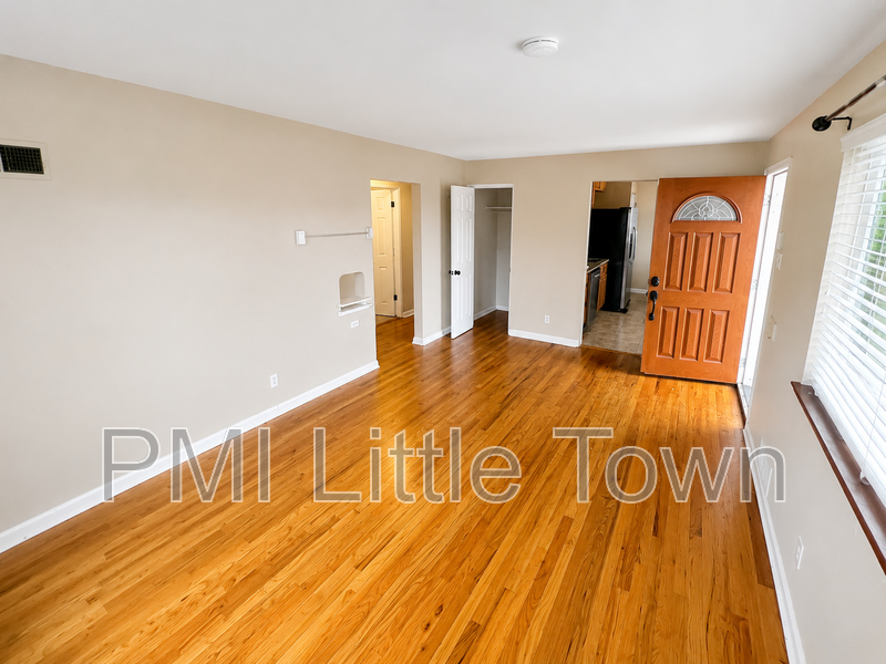 3622 Hudson St - Photo 7 of 13