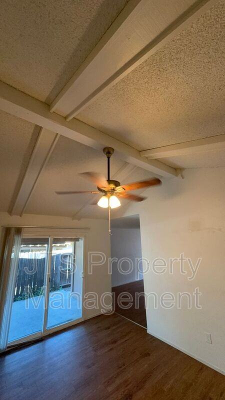 5417 Olympic Way - Photo 4 of 10
