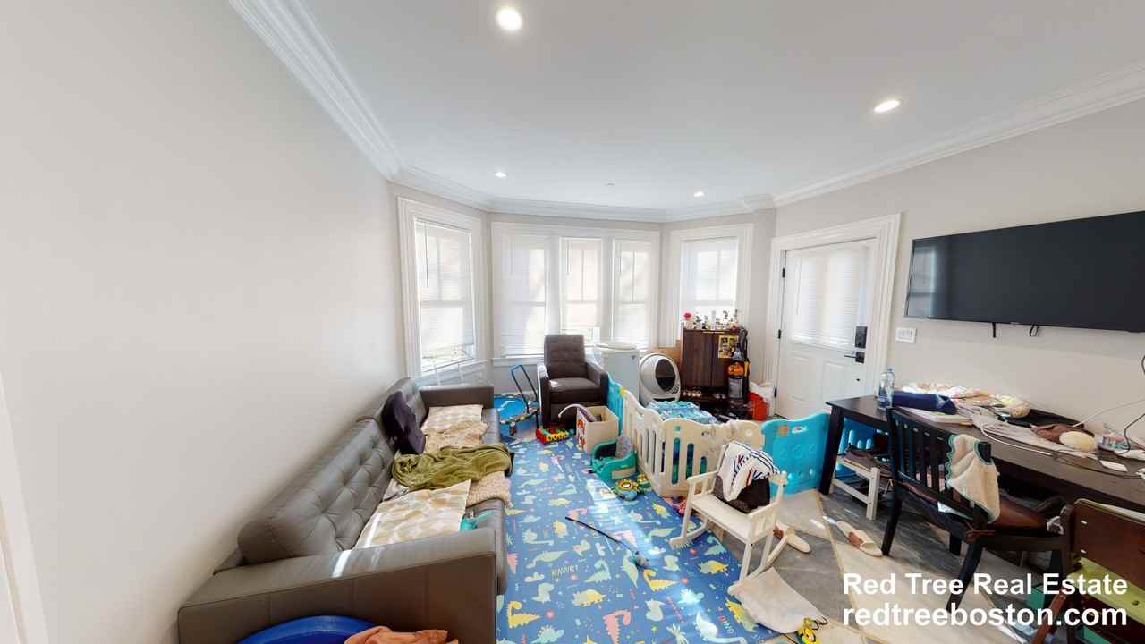 15 Lanark Rd #2 - Photo 5 of 20
