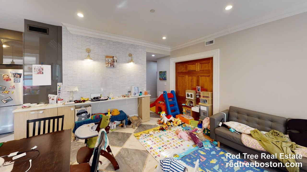 15 Lanark Rd #2 - Photo 7 of 20