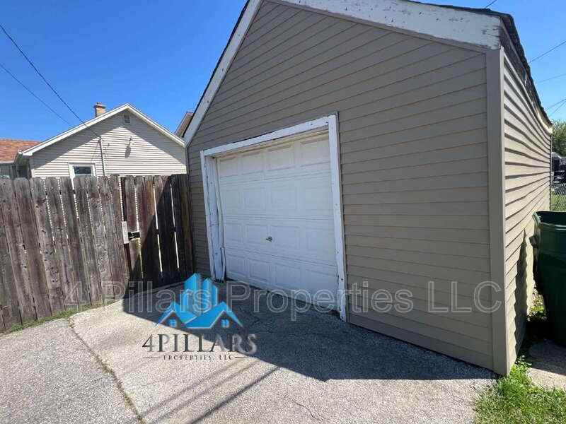 906 177th Pl - Photo 7 of 43
