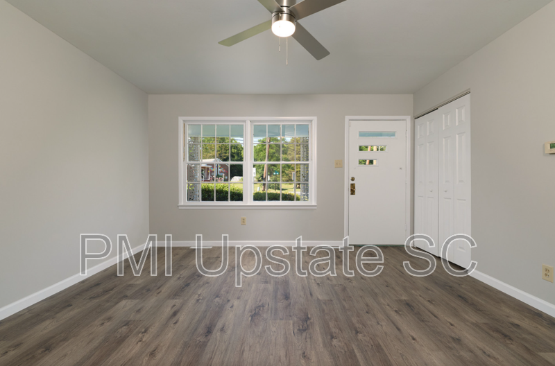 100 Truman St - Photo 7 of 21