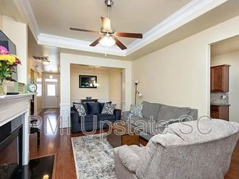243 Scottish Ave - Photo 3 of 17