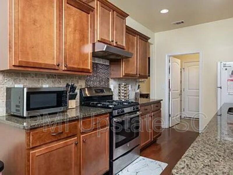 243 Scottish Ave - Photo 6 of 17