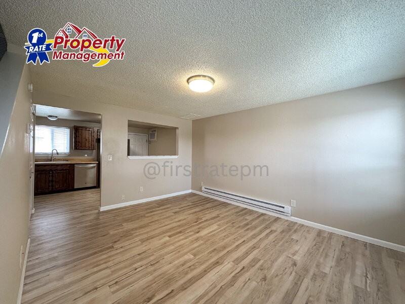 6464 W Douglas St - Photo 3 of 20