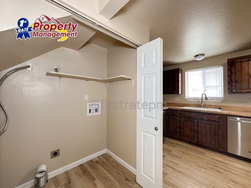 6464 W Douglas St - Photo 5 of 20