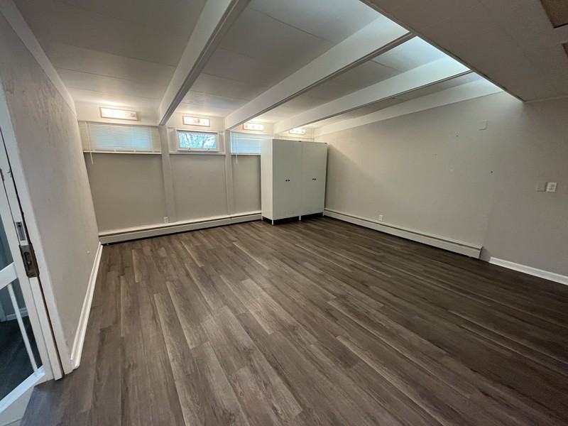 708 Saint Clair Ave - Photo 3 of 25