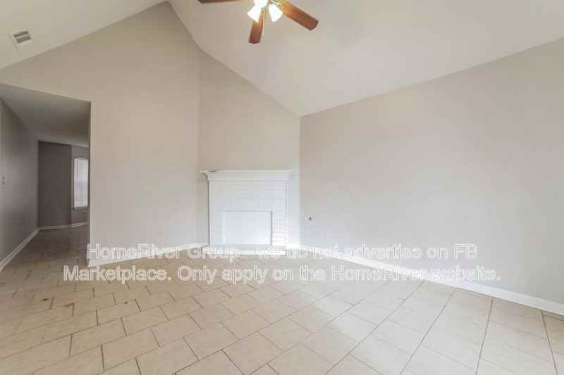 7139 Hampton Dr - Photo 3 of 17