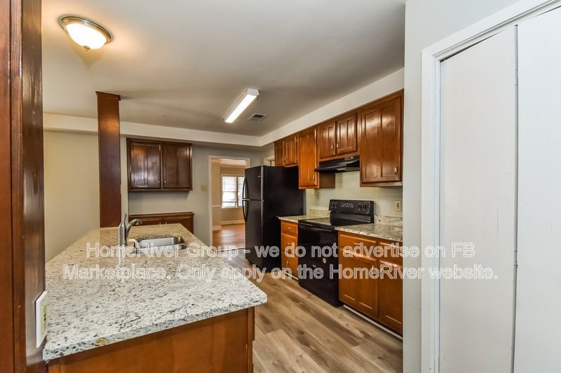 1271 Wedgewood St - Photo 6 of 17