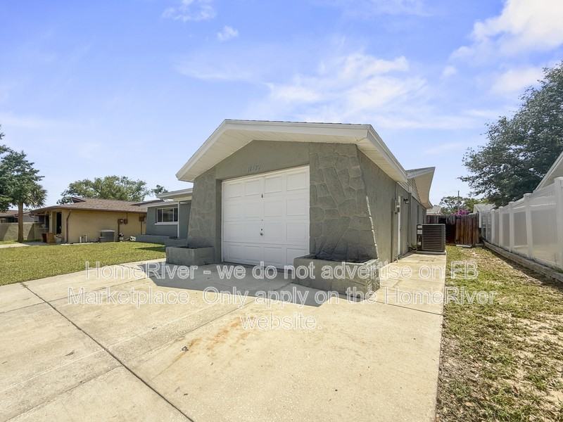 11732 Enterprise Dr - Photo 2 of 22