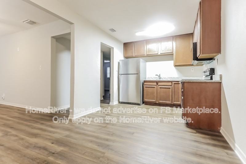 4523 Dolphin Dr - Photo 4 of 16