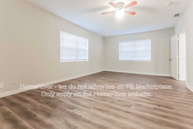 4523 Dolphin Dr - Photo 6 of 16