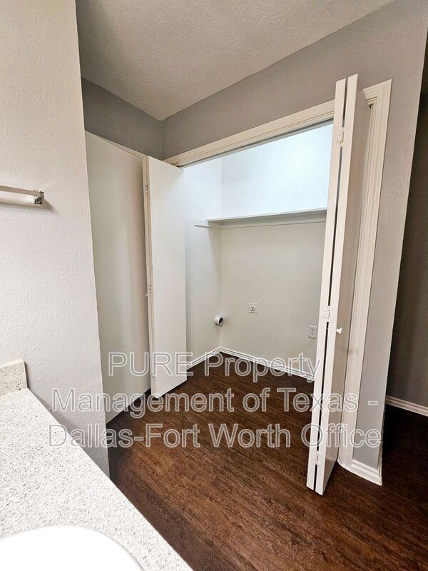 810/104 Castleglen Drive - Photo 7 of 12