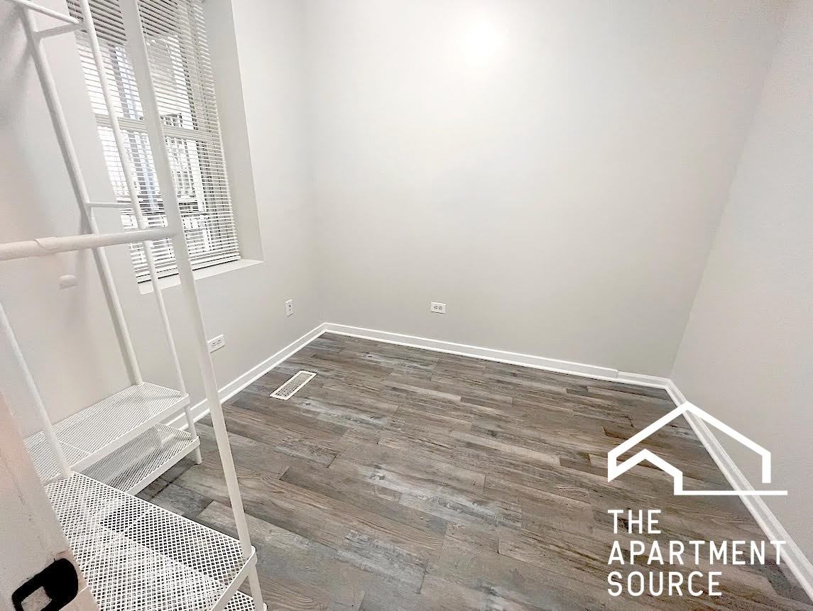 1239 W Ohio St #5 - Photo 7 of 12