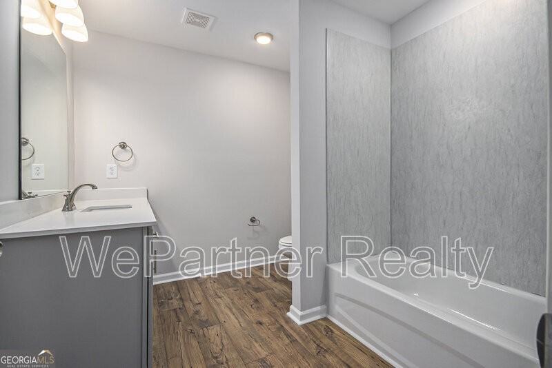 144 Crest Pointe - Photo 3 of 8