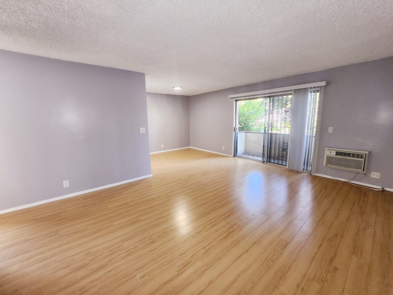 425 North Hobart Blvd. - Photo 7 of 44