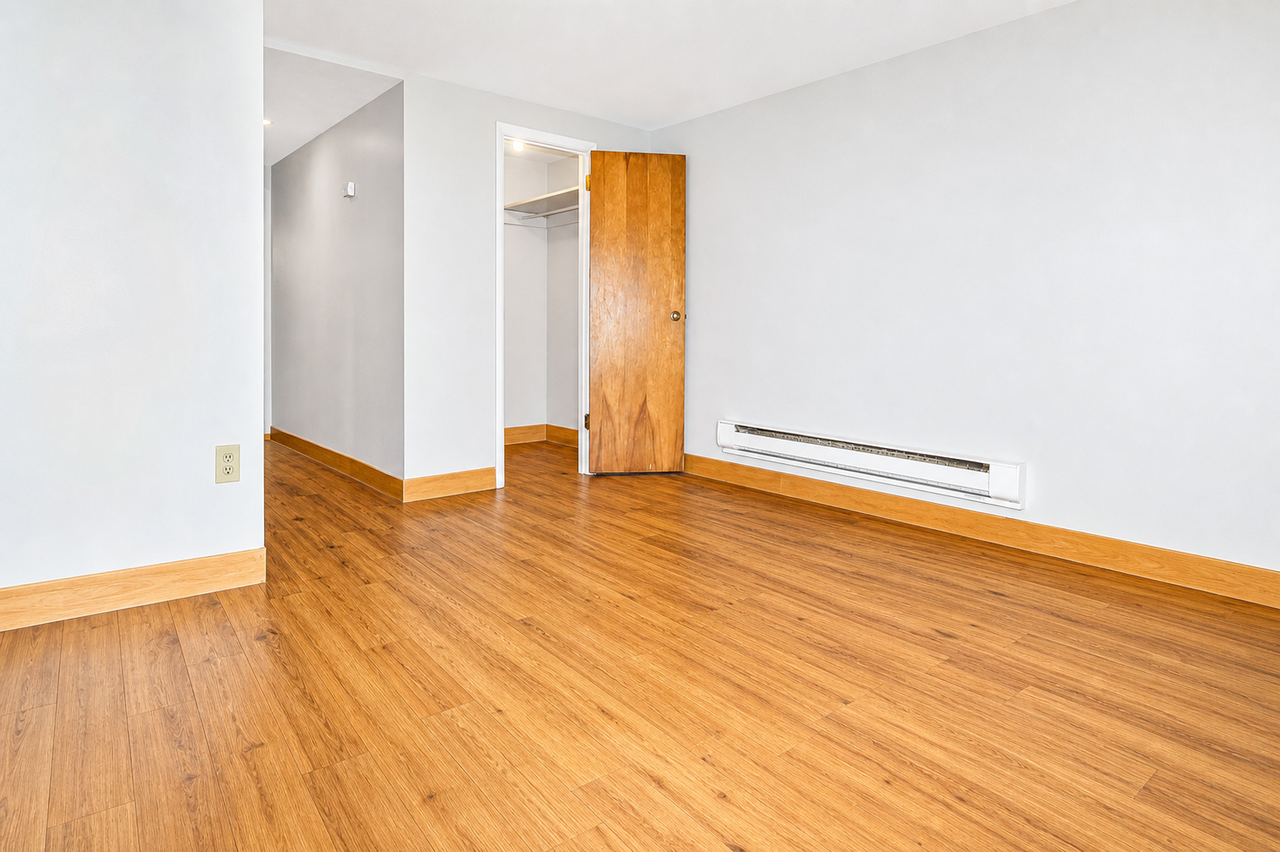 STATESMAN APARTMENTS -- 081 - Photo 2 of 8