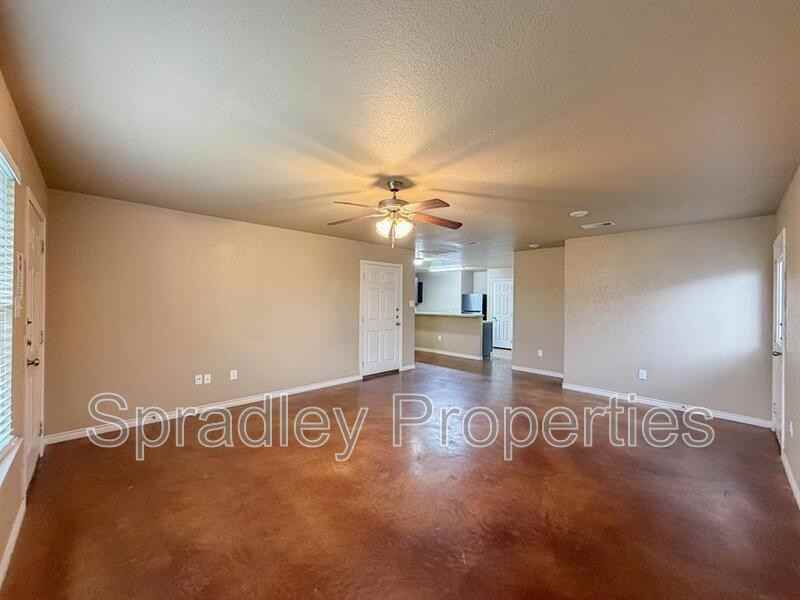 1539 Chance Ct - Photo 2 of 17