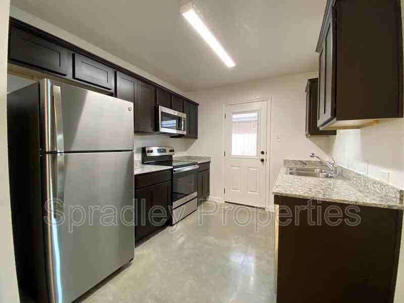 9110 Winding Ct Unit B - Photo 4 of 11