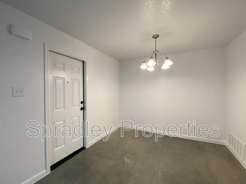 9110 Winding Ct Unit B - Photo 5 of 11