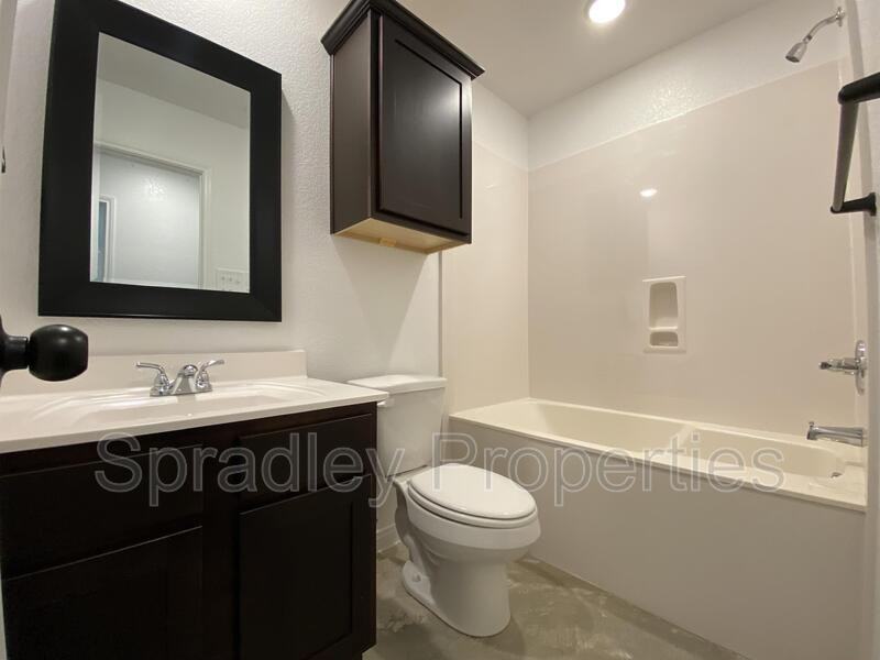 9110 Winding Ct Unit B - Photo 7 of 11