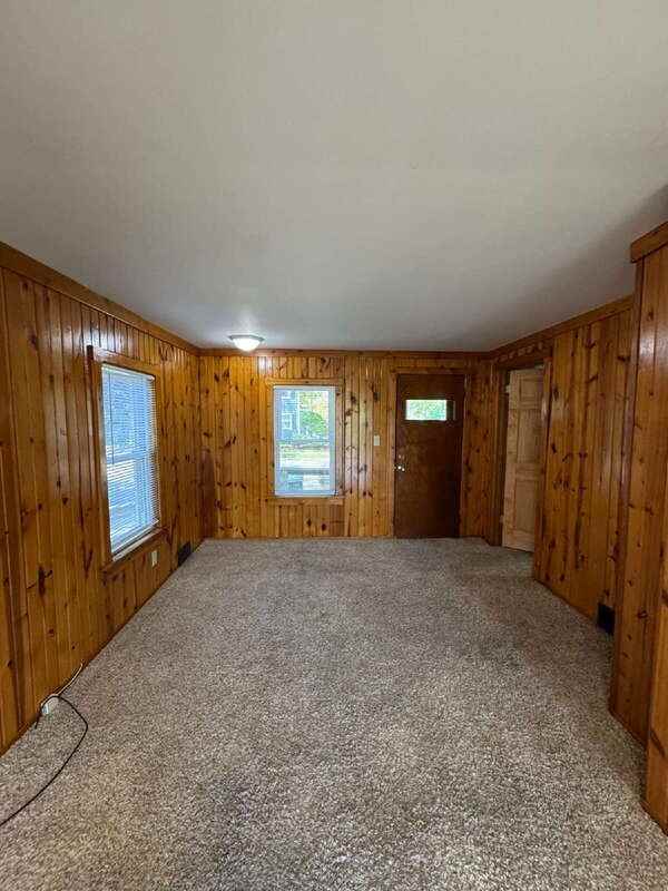 131 N Fair Oaks Ave - Photo 2 of 12