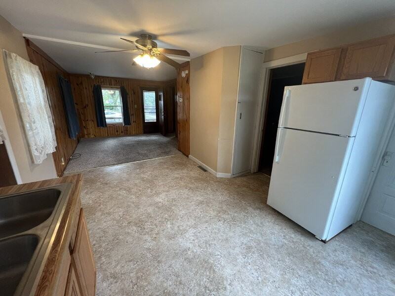 131 N Fair Oaks Ave - Photo 3 of 12