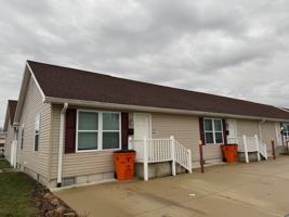 featured image of 911 N Riverside Dr