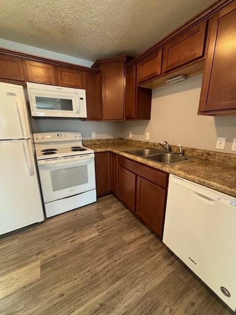 911 North Riverside Drive - Photo 2 of 33