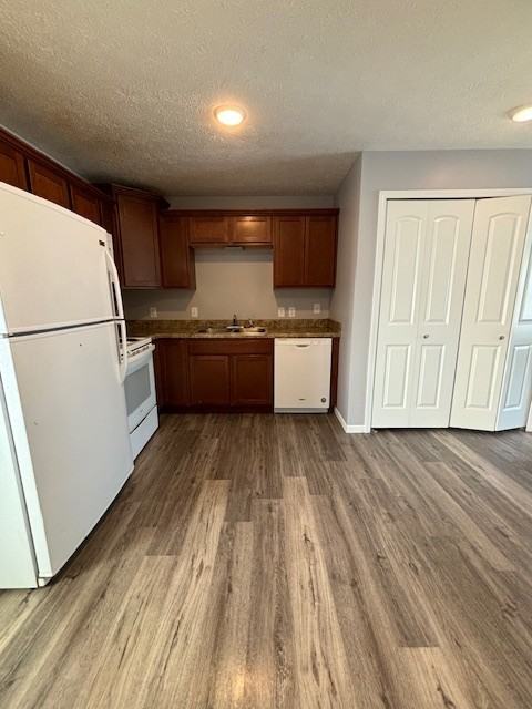 911 North Riverside Drive - Photo 3 of 33