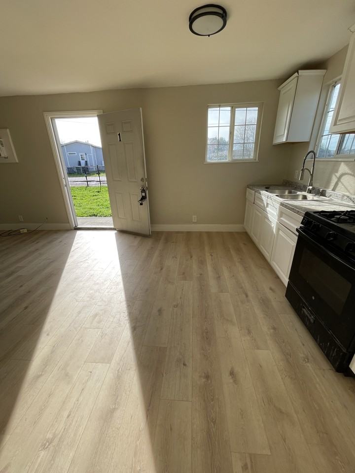 5891 Montclair Avenue-New - Photo 5 of 12