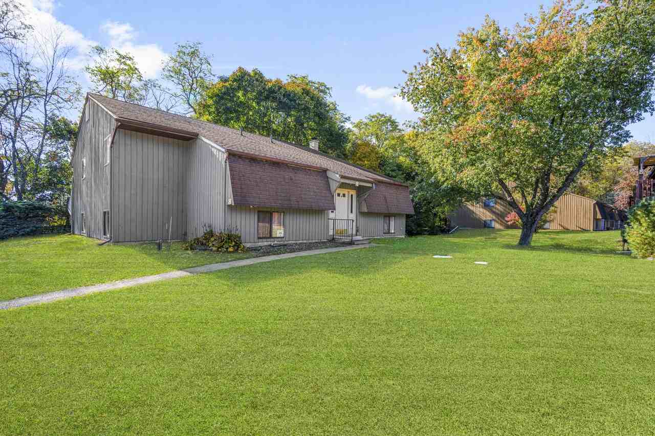 20 Crum Elbow Road - Photo 7 of 20