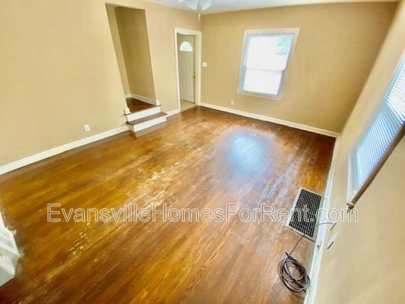 1228 S Roosevelt Dr - Photo 2 of 8