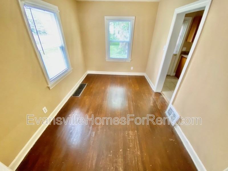 1228 S Roosevelt Dr - Photo 3 of 8