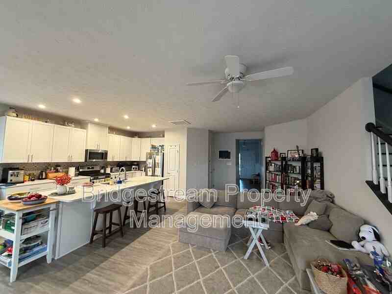2194 Schmidt Dr - Photo 2 of 5