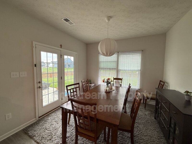 2194 Schmidt Dr - Photo 3 of 5