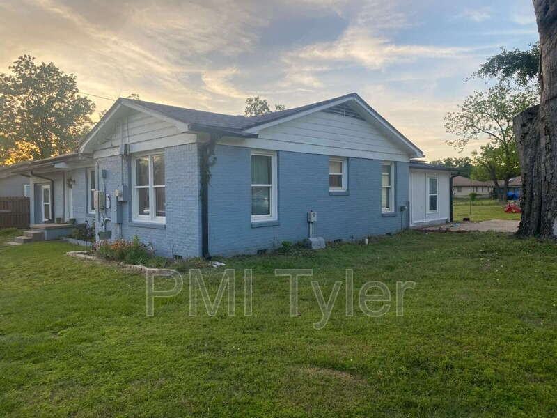 12624 Coleman St - Photo 2 of 20