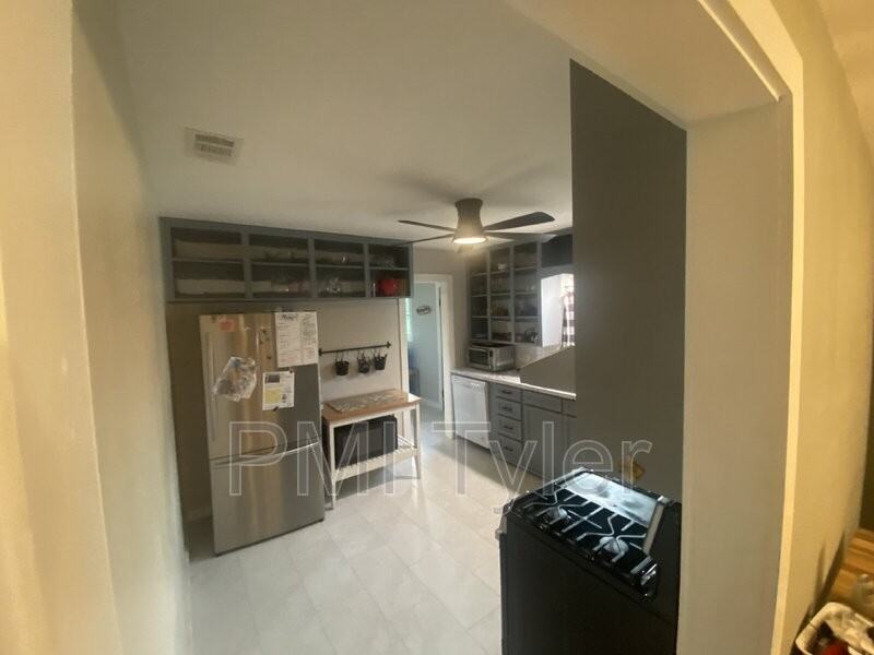 12624 Coleman St - Photo 6 of 20