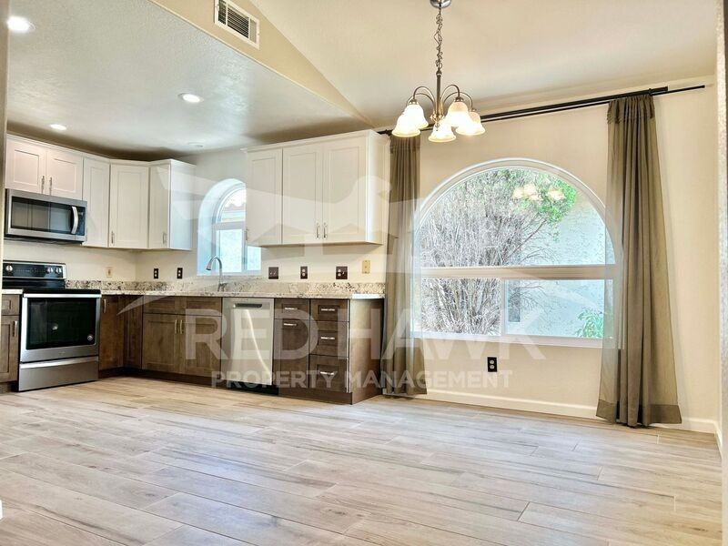 1034 W Redondo Dr - Photo 6 of 24
