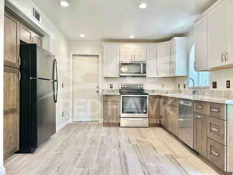 1034 W Redondo Dr - Photo 7 of 24