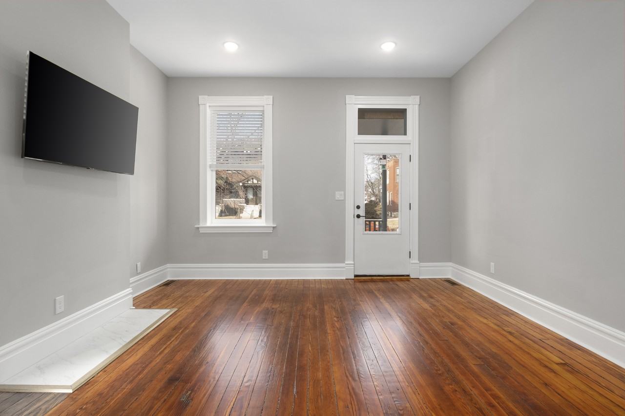 4244 Norfolk Avenue - Photo 3 of 6